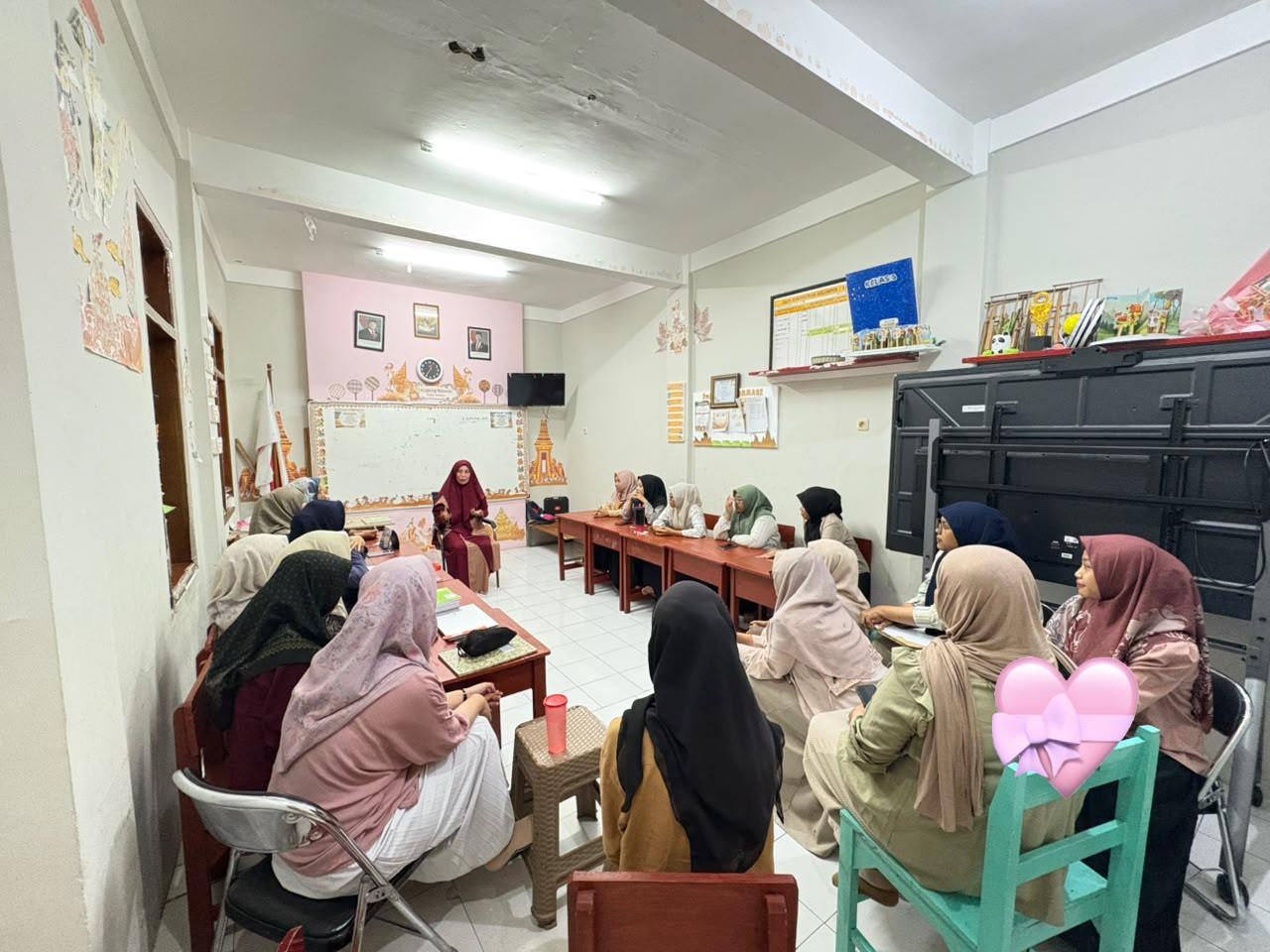 <p>Briving dengan seluruh guru kelas dan gpk SD GA...