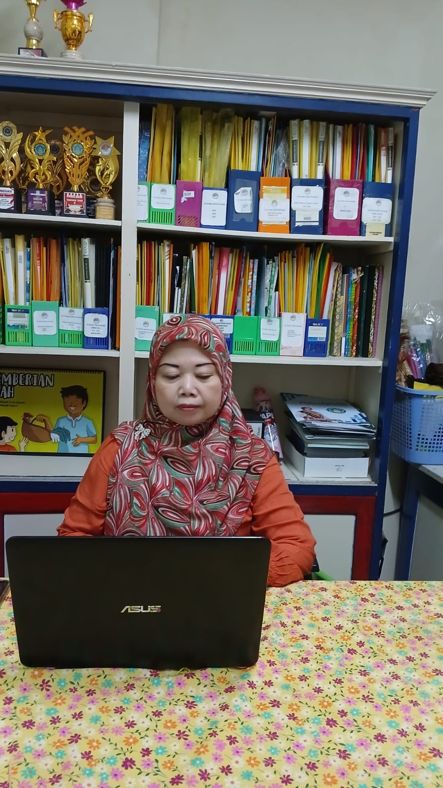 <p>Mengecek ulang dan revisi Buku BKS yg sudah sel...