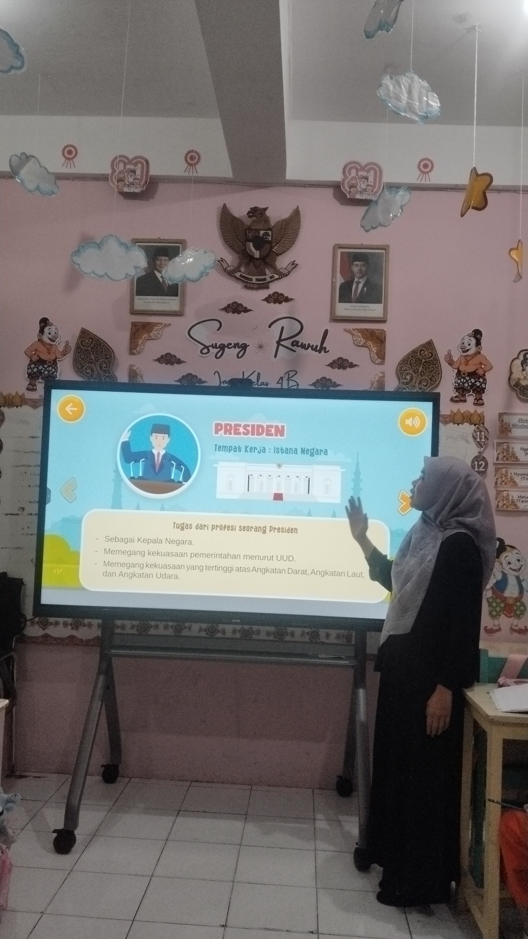 <p>Materi "Lambang Pancasila"</p>