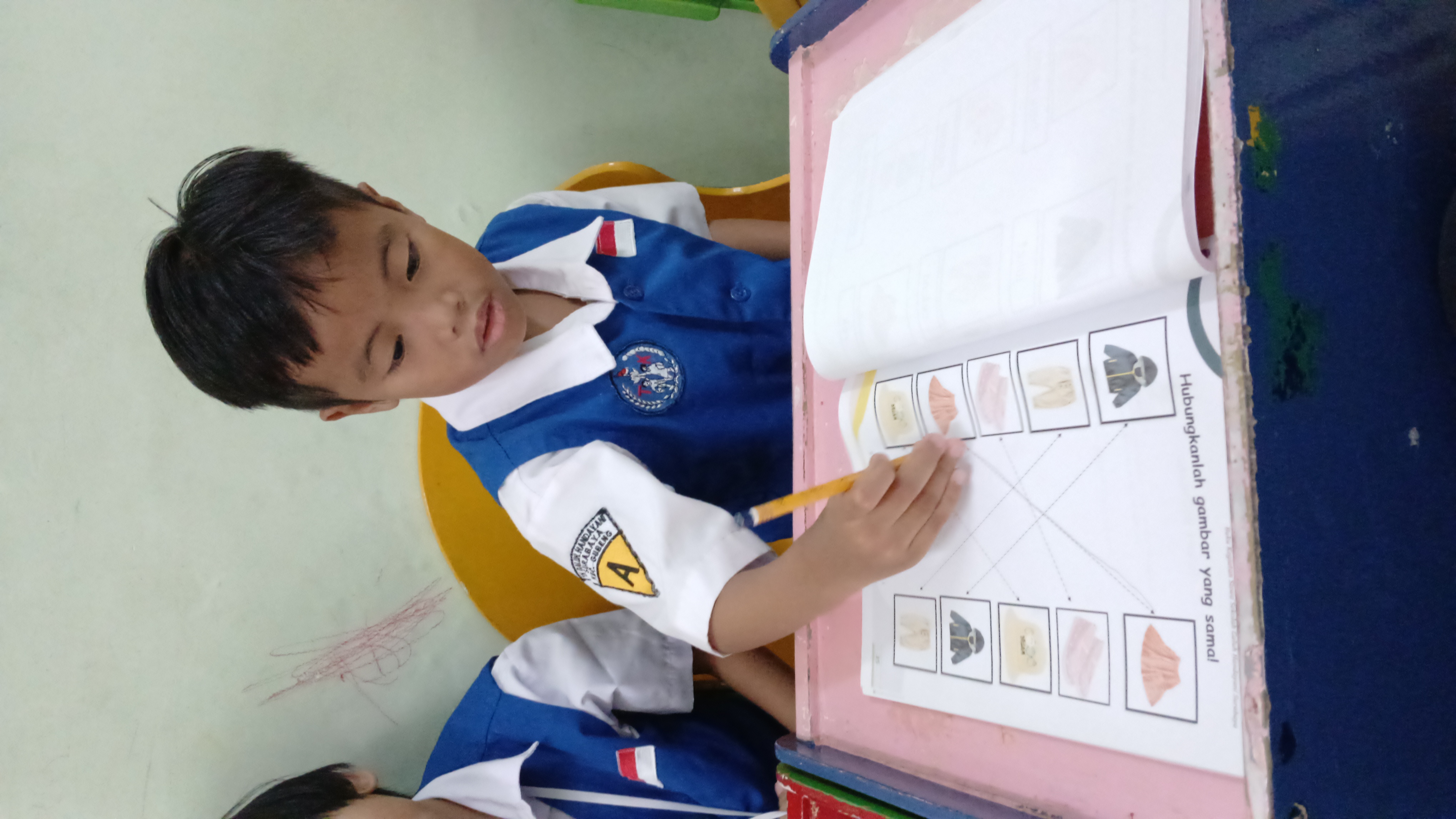 Mengerjakan bks bahasa