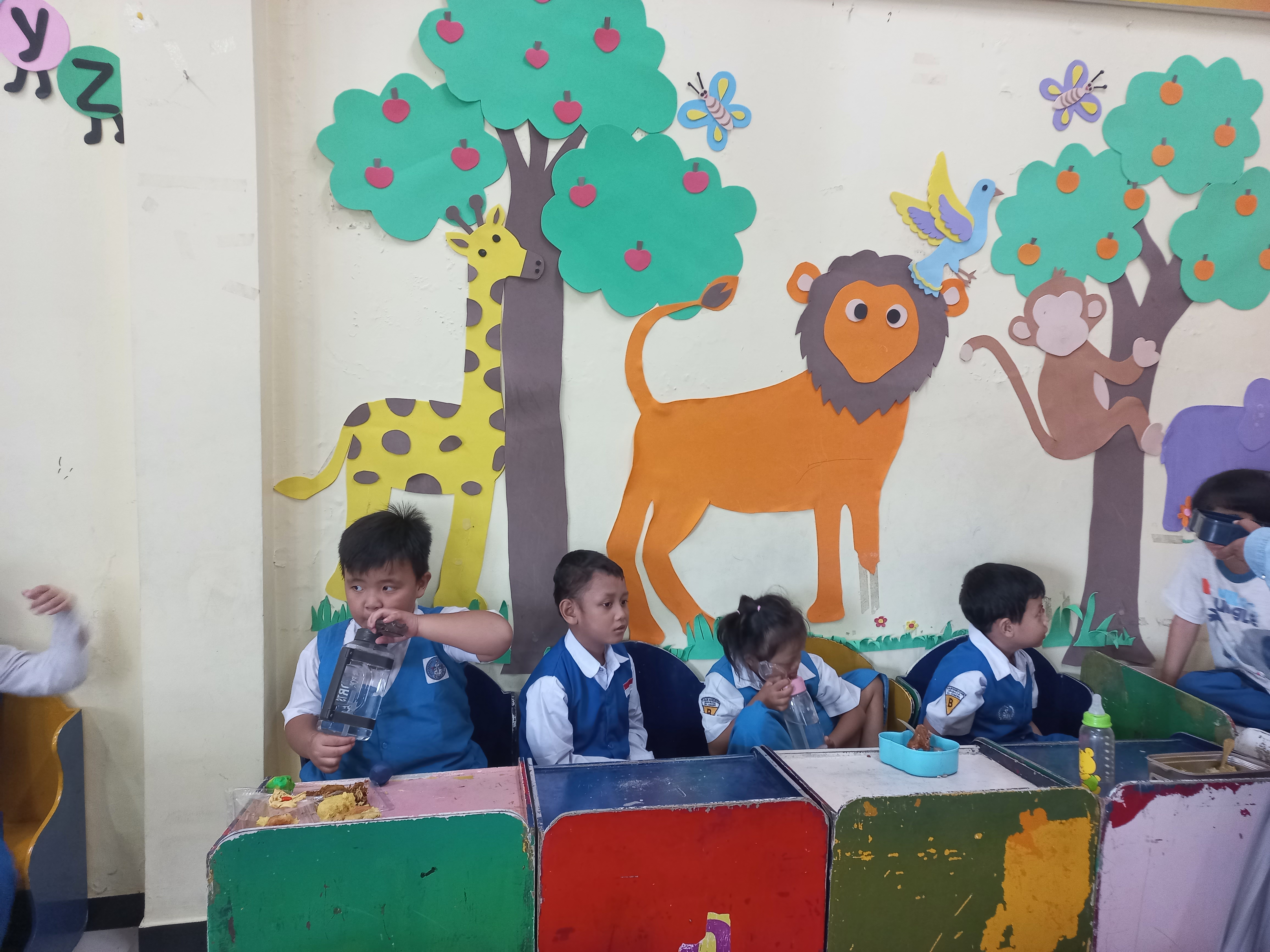 Makan bekal dan toilet training