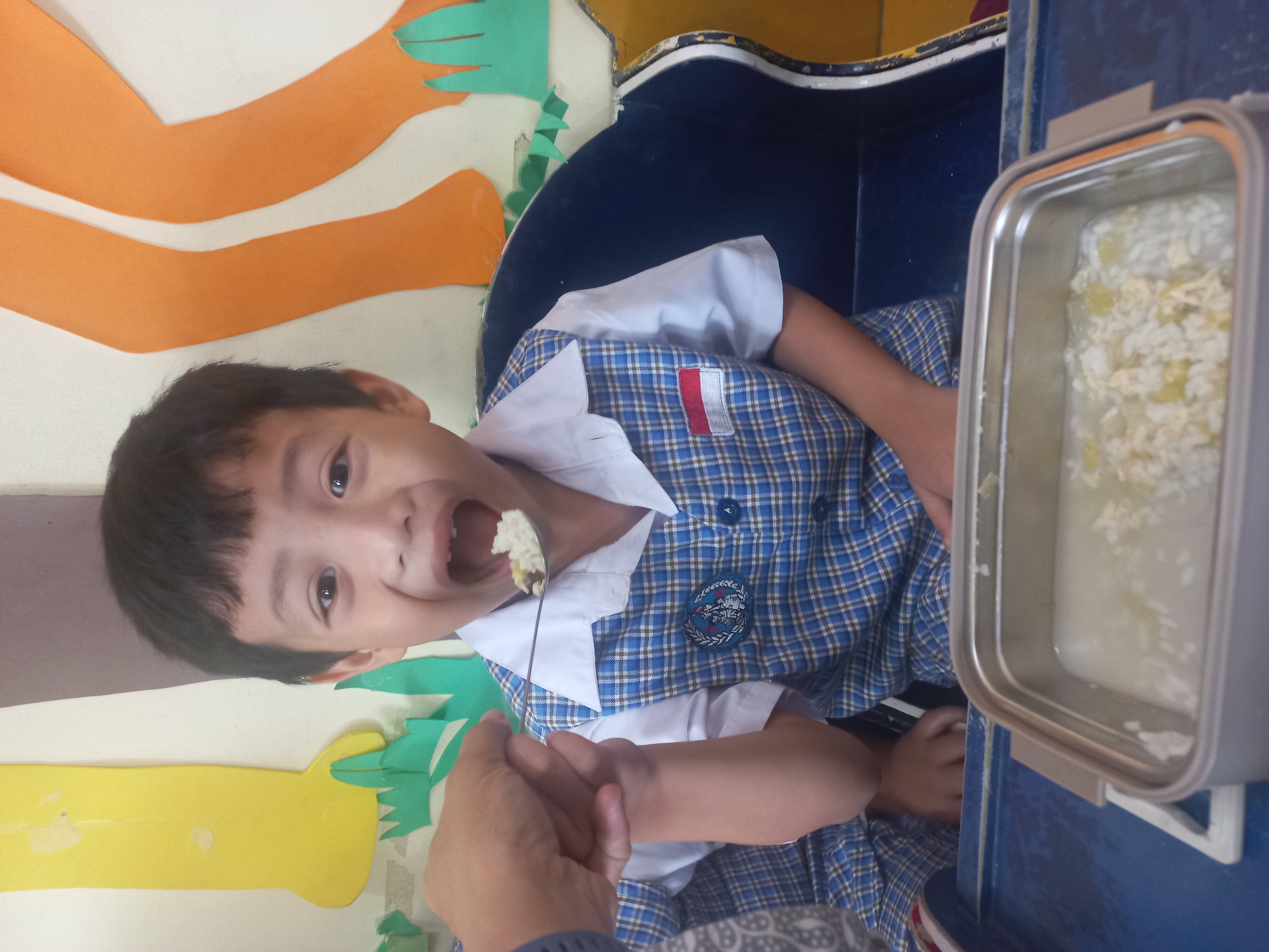 Makan bekal dan toilet training
