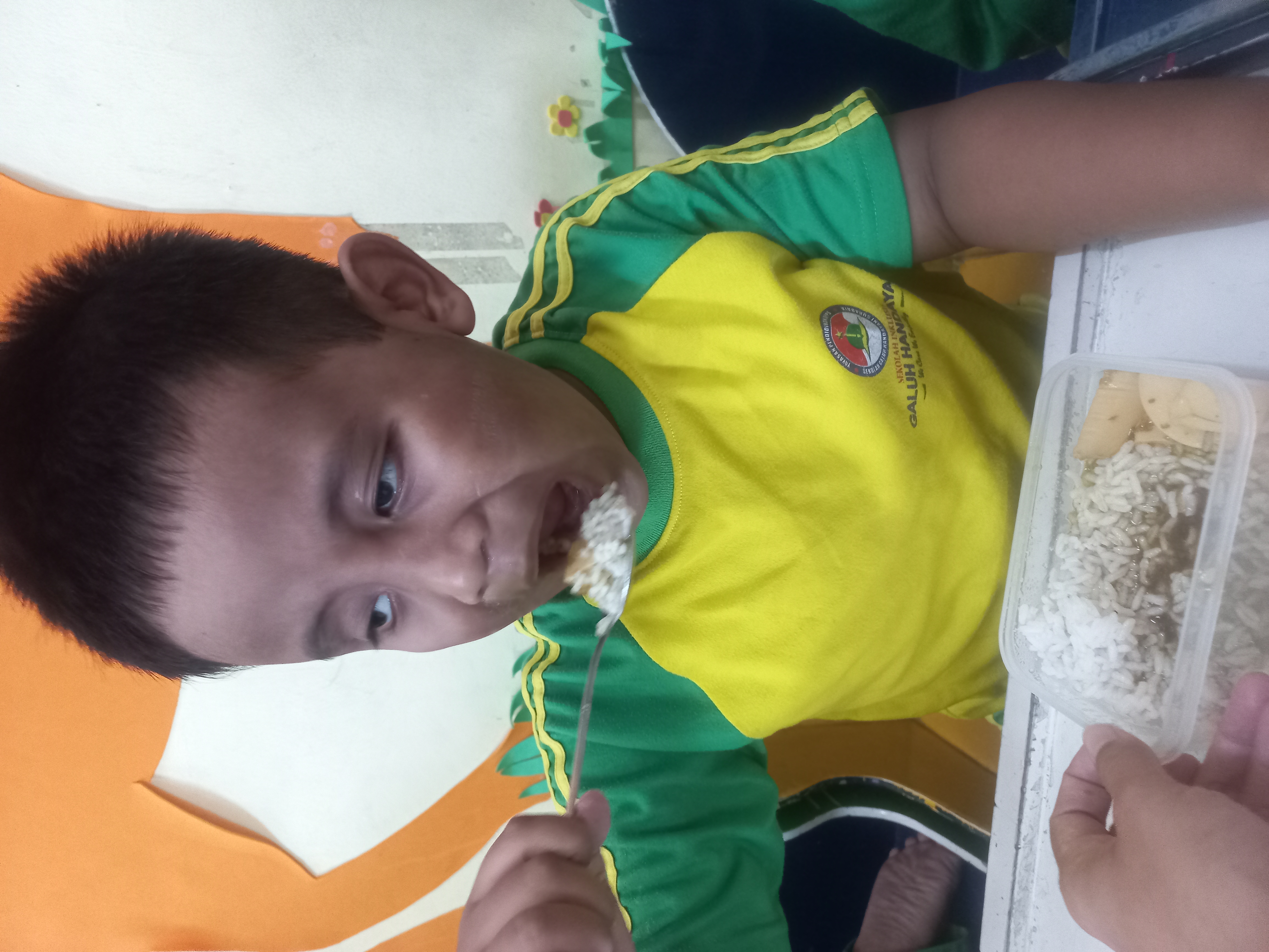 Makan bekal dan toilet training