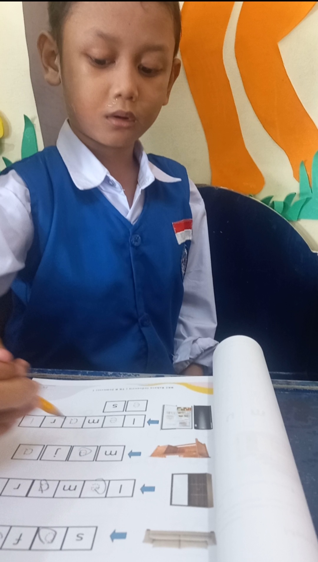 Mengerjakan bks bahasa