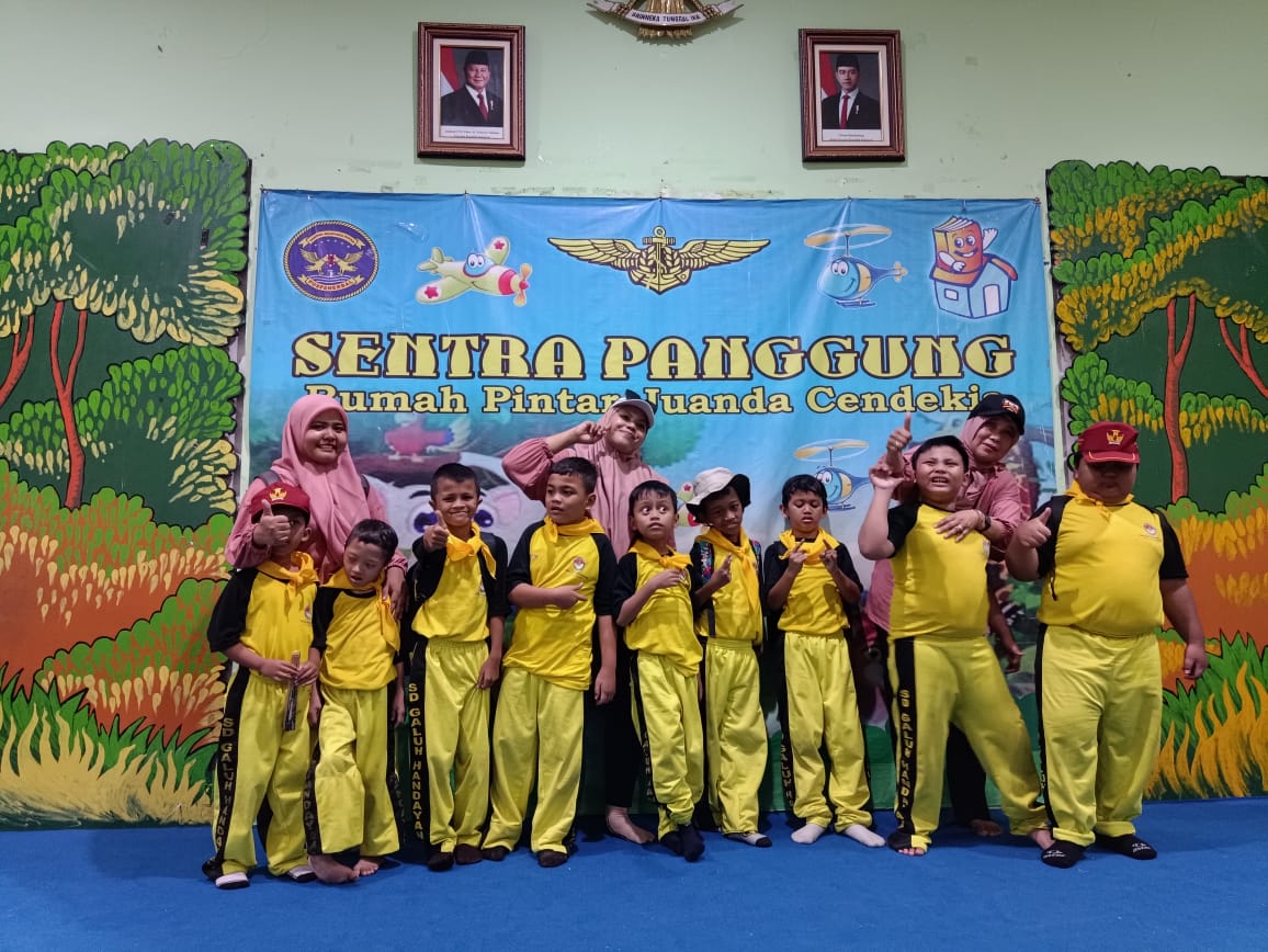 fieldtrip ke taman pintar dan museum peswat juanda