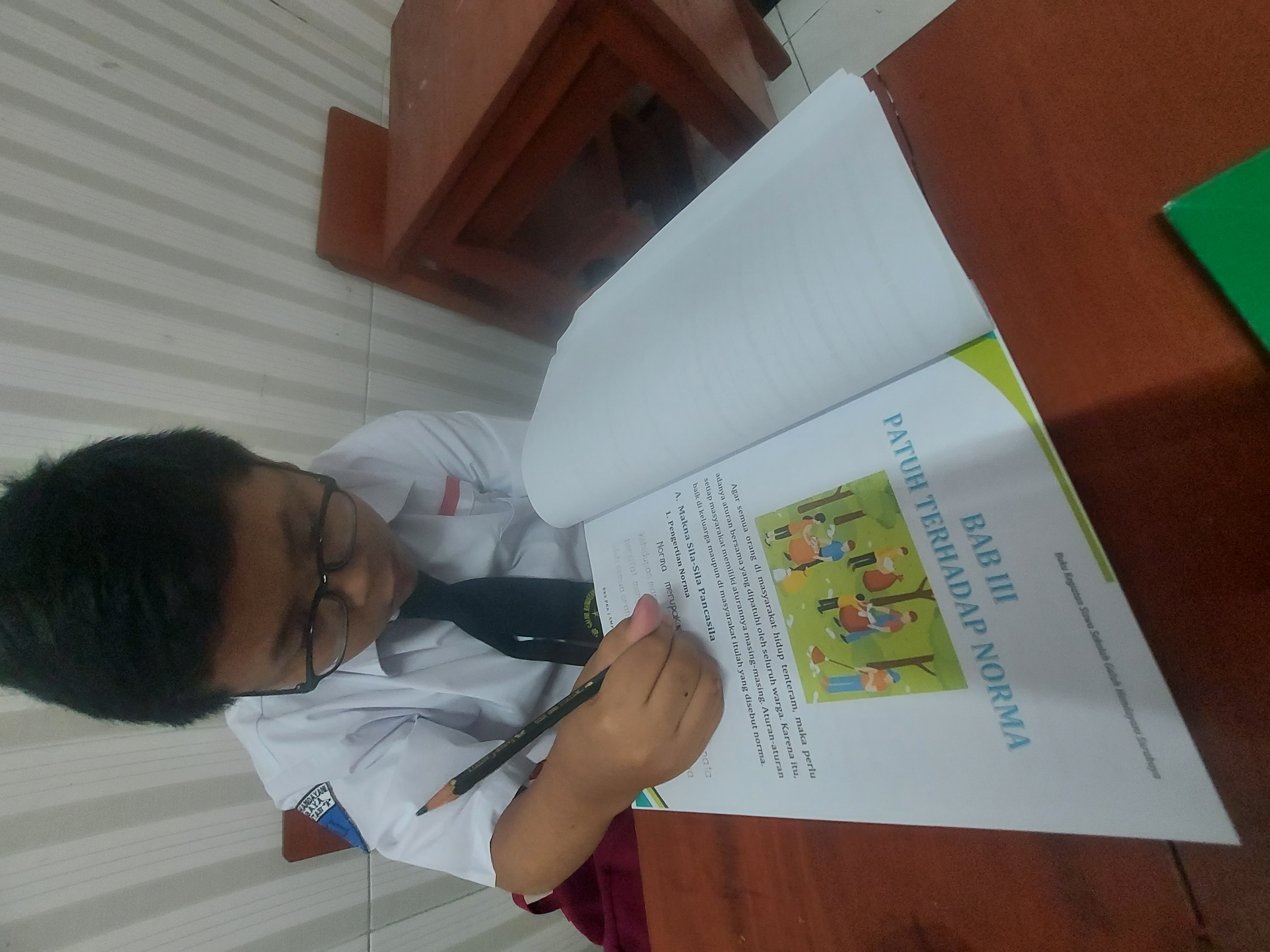 Patuh terhadap Normal