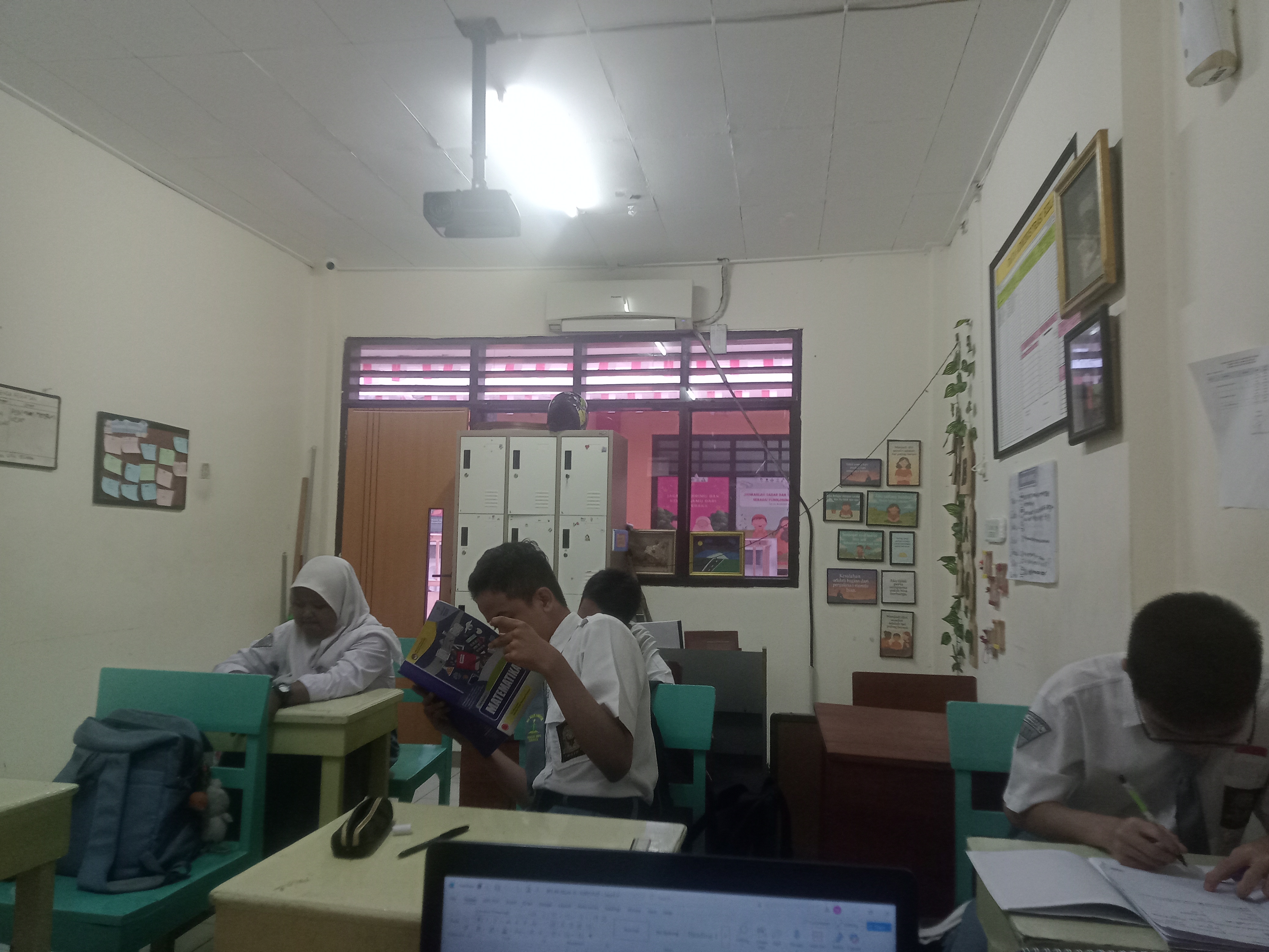 Permutasi tanpa pengulangan (permutasi k item dari n objek)