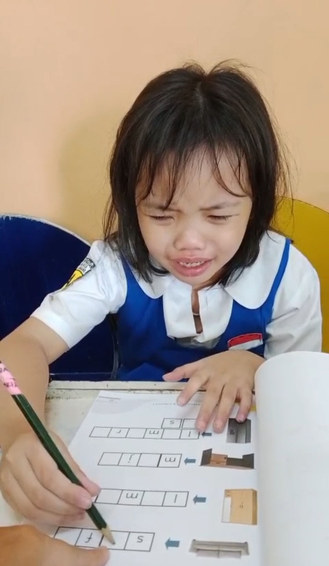 Mengerjakan bks bahasa