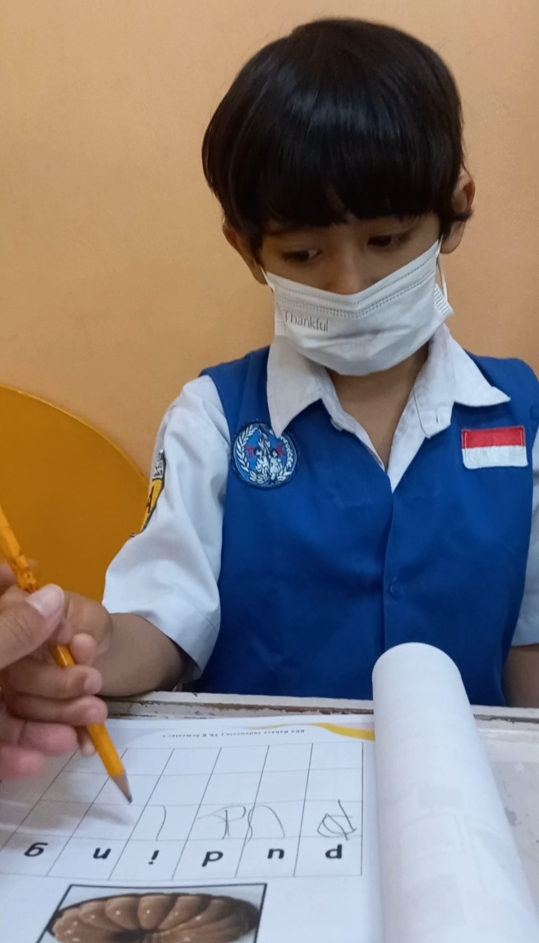 Mengerjakan bks bahasa