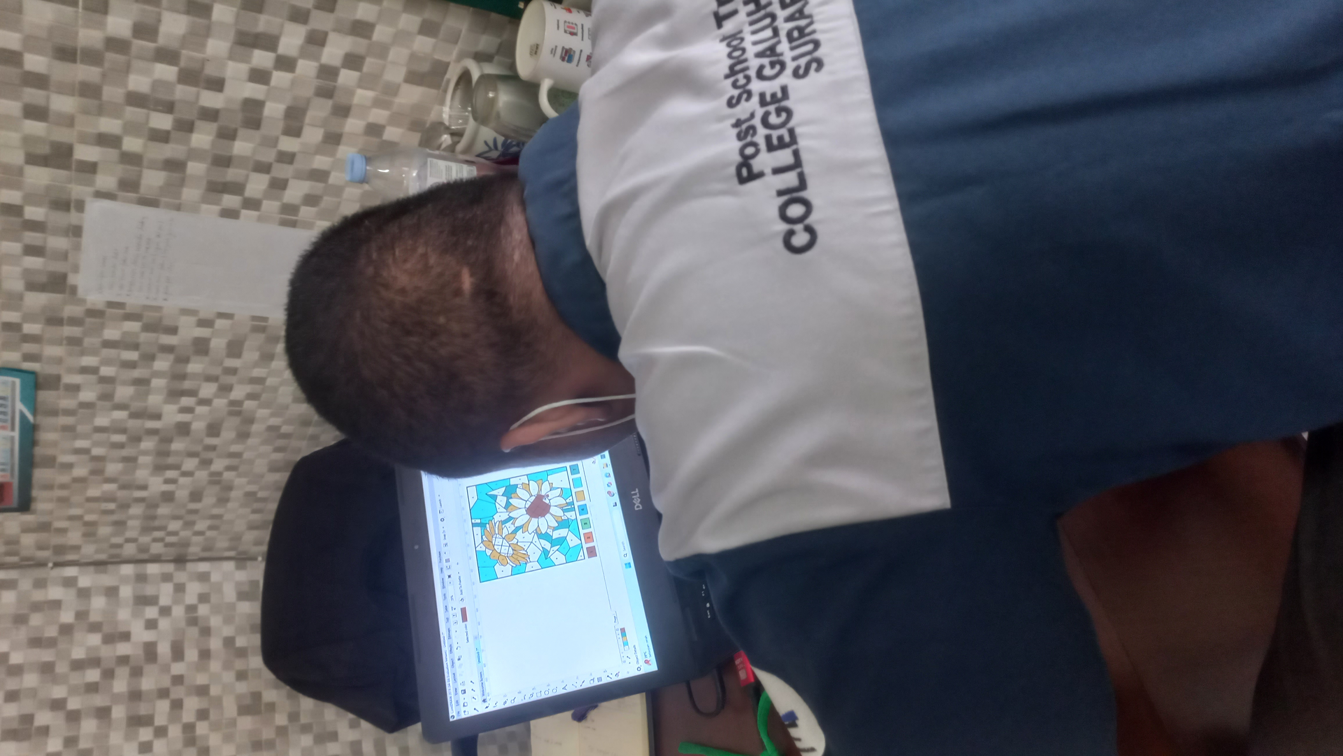 Memadukan warna dengan angka supaya menjadi warna yang indah sesuai dengan intruksi
