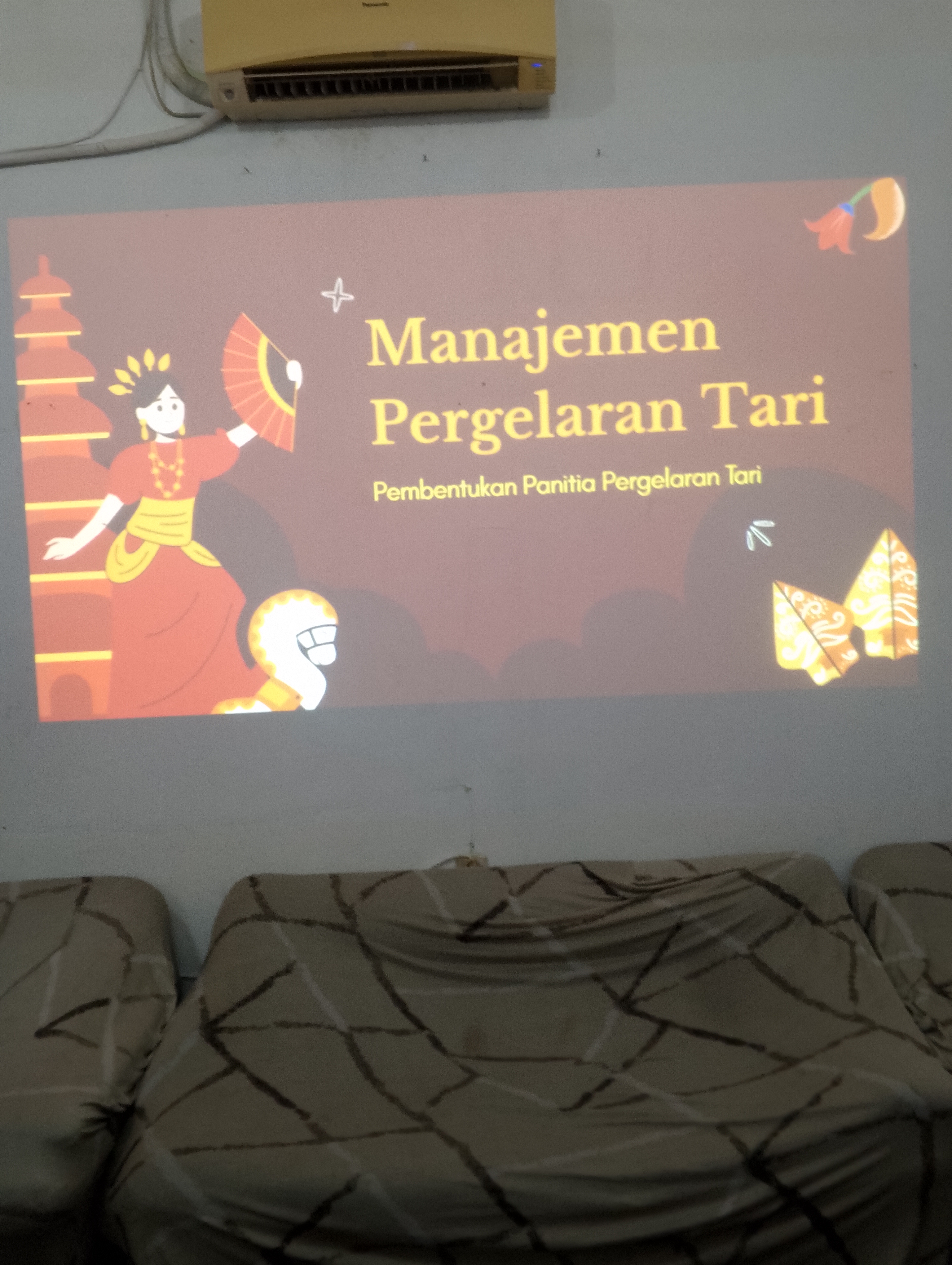 Management pagelaran tari