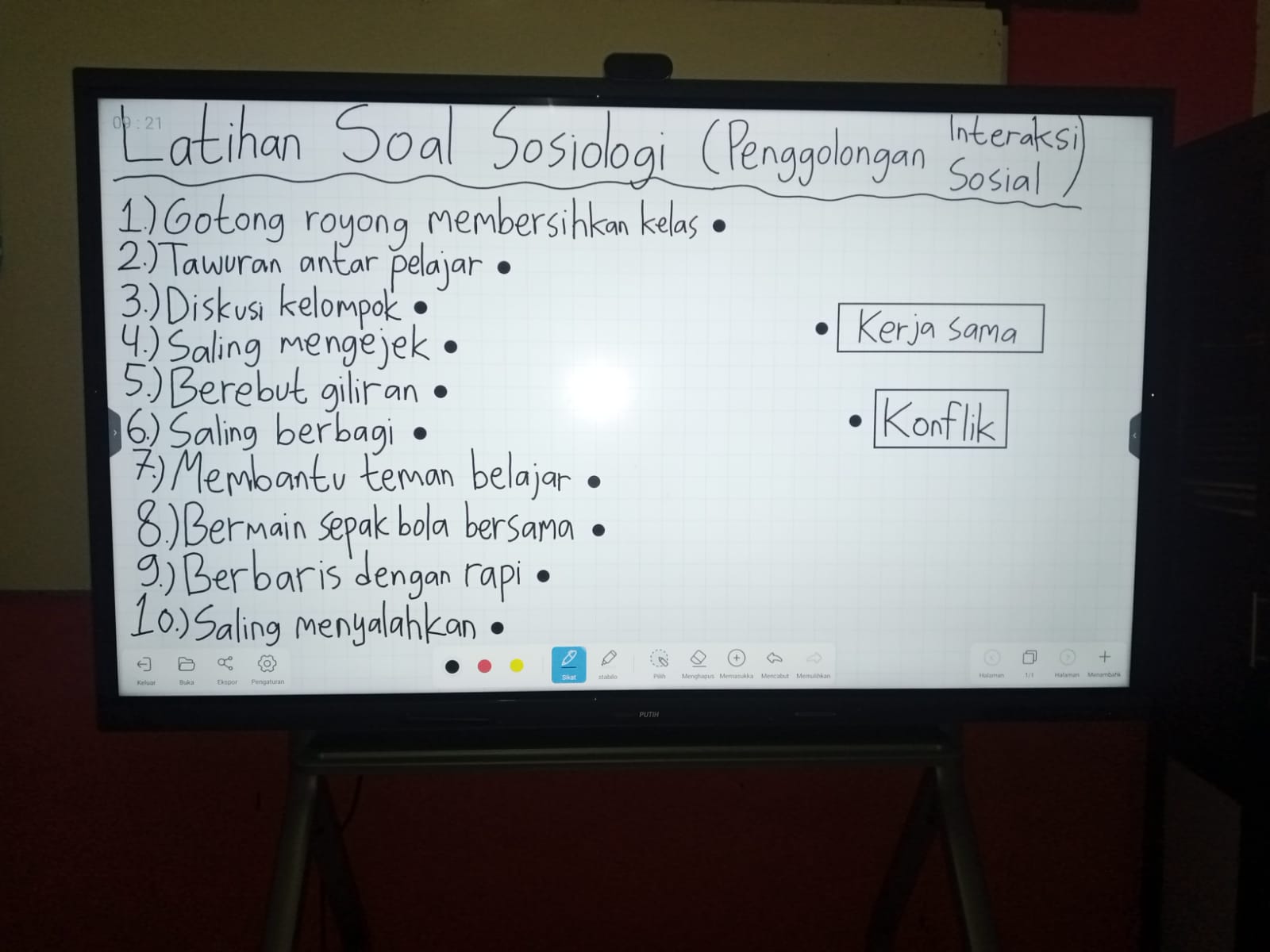 Matching Pairs Game dan Latihan Soal Sosiologi tentang Penggolongan Interaksi Sosial