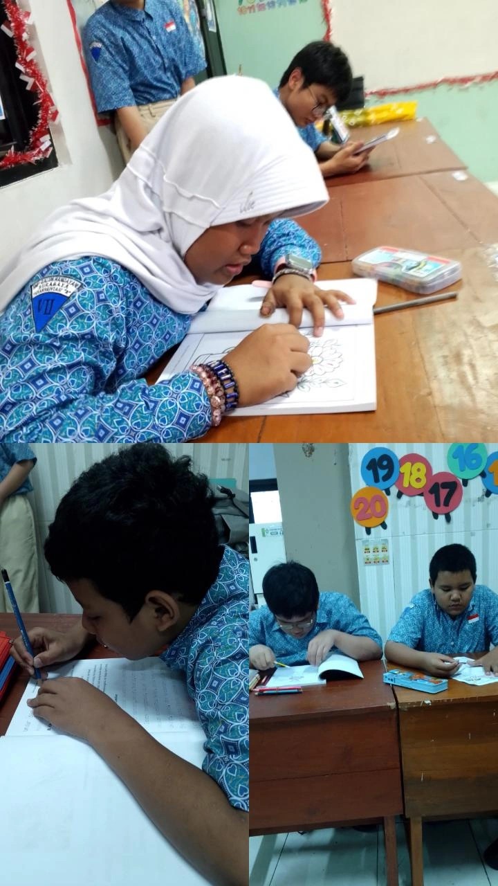 <p>Motif hias</p>