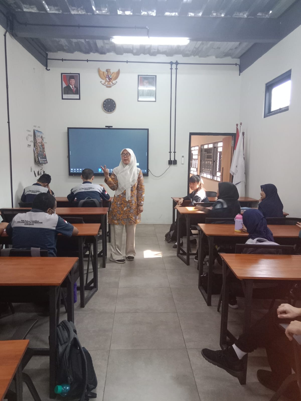 <p>Latihan soal evaluasi persiapan pts</p>