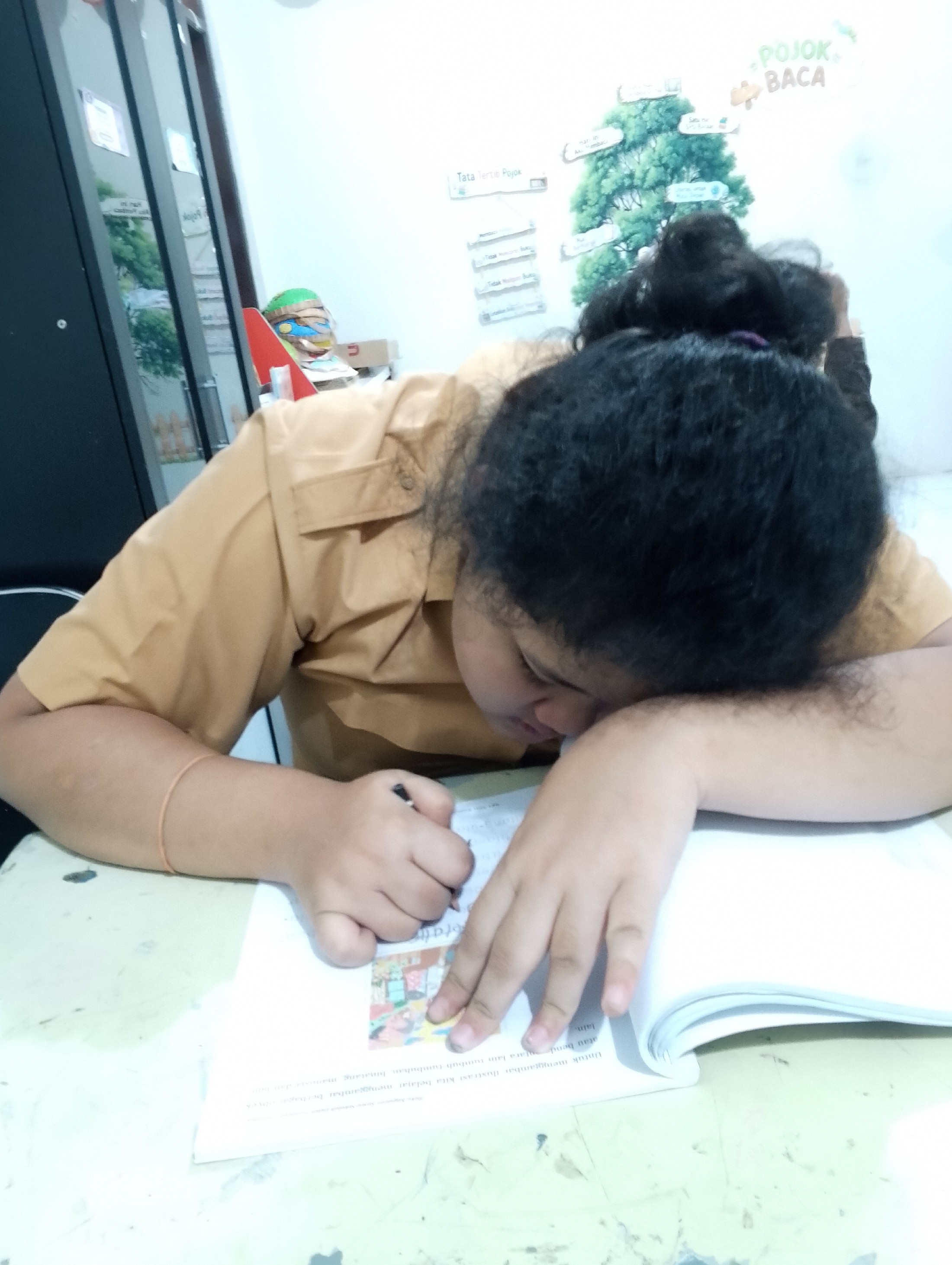 <p>Seni kriya terapan</p>