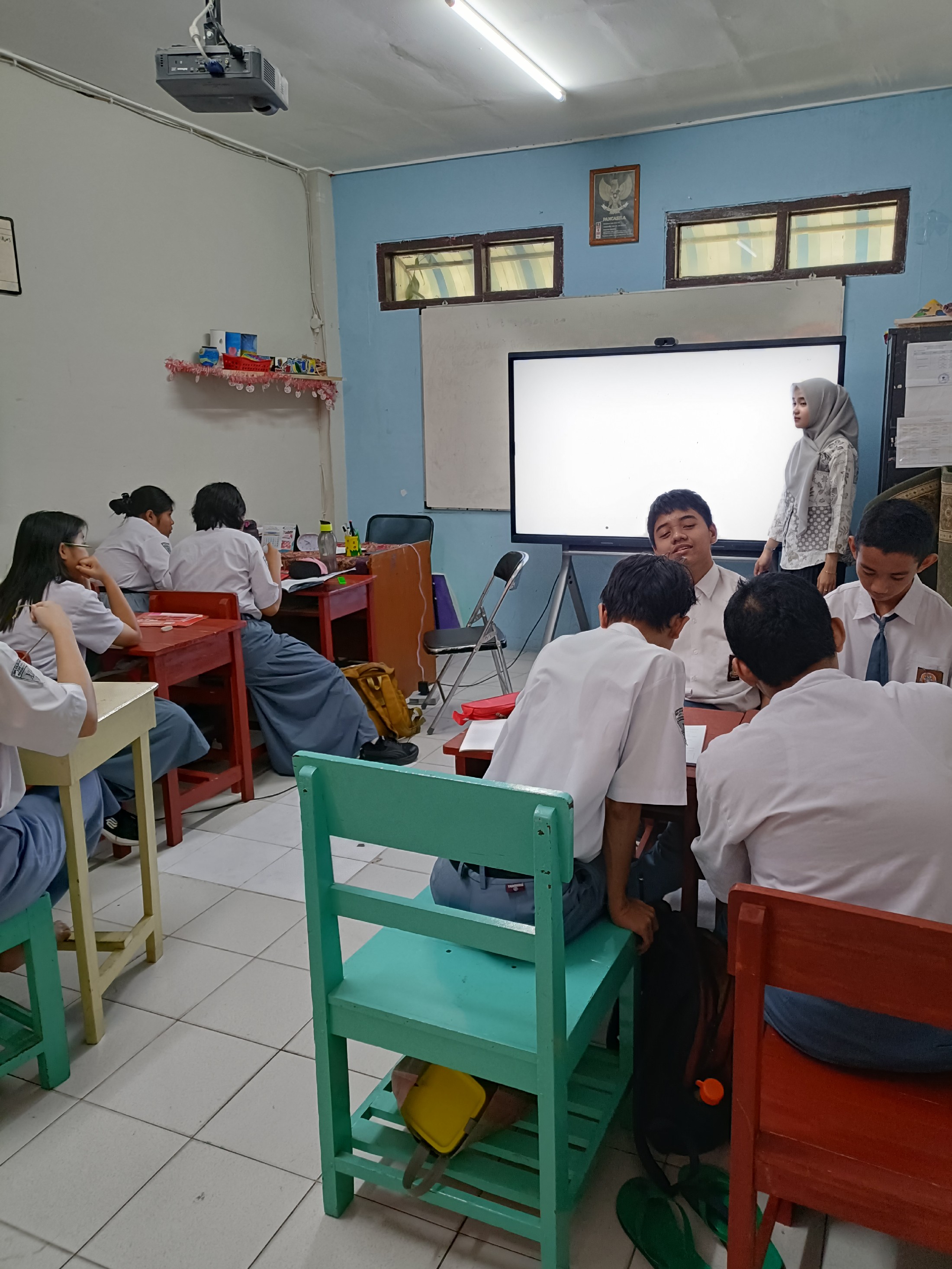 <p>Latihan soal materi kelompok sosial&nbsp;</p>