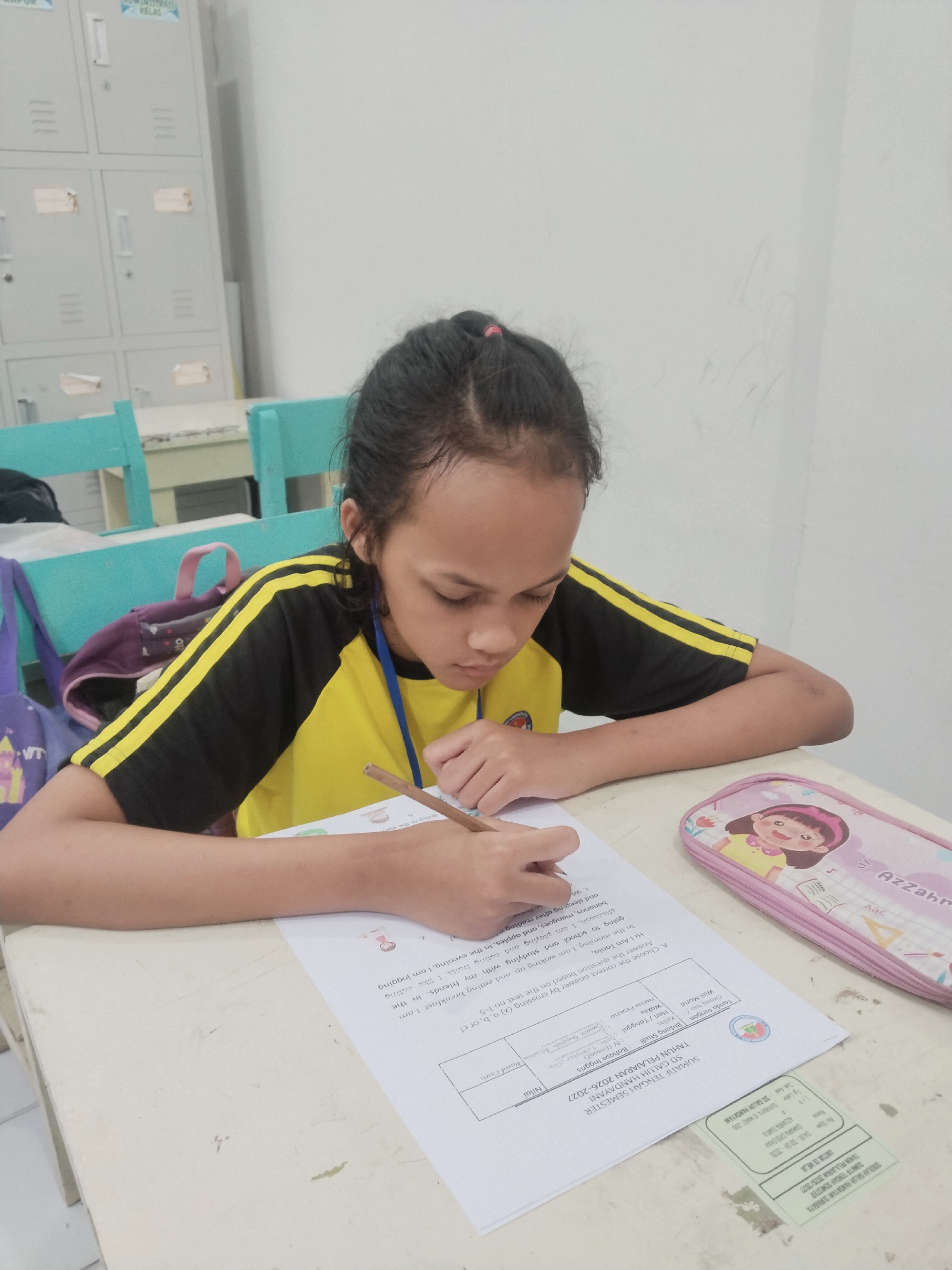 <p><strong>Sumatif Tengah Semester (STS) Bahasa Inggris&nbsp;</strong></p>