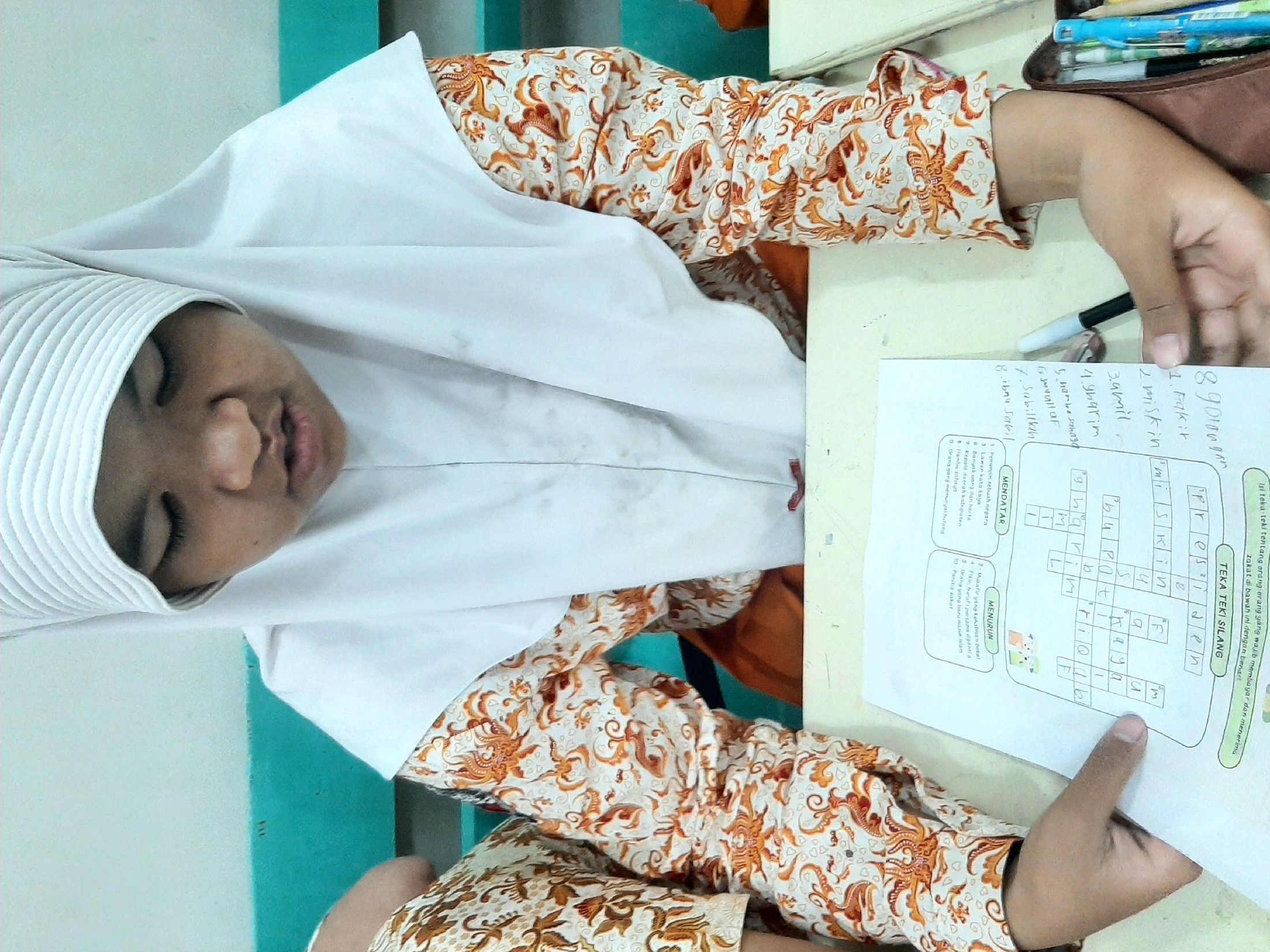 <p>Zakat dan shodaqoh</p>