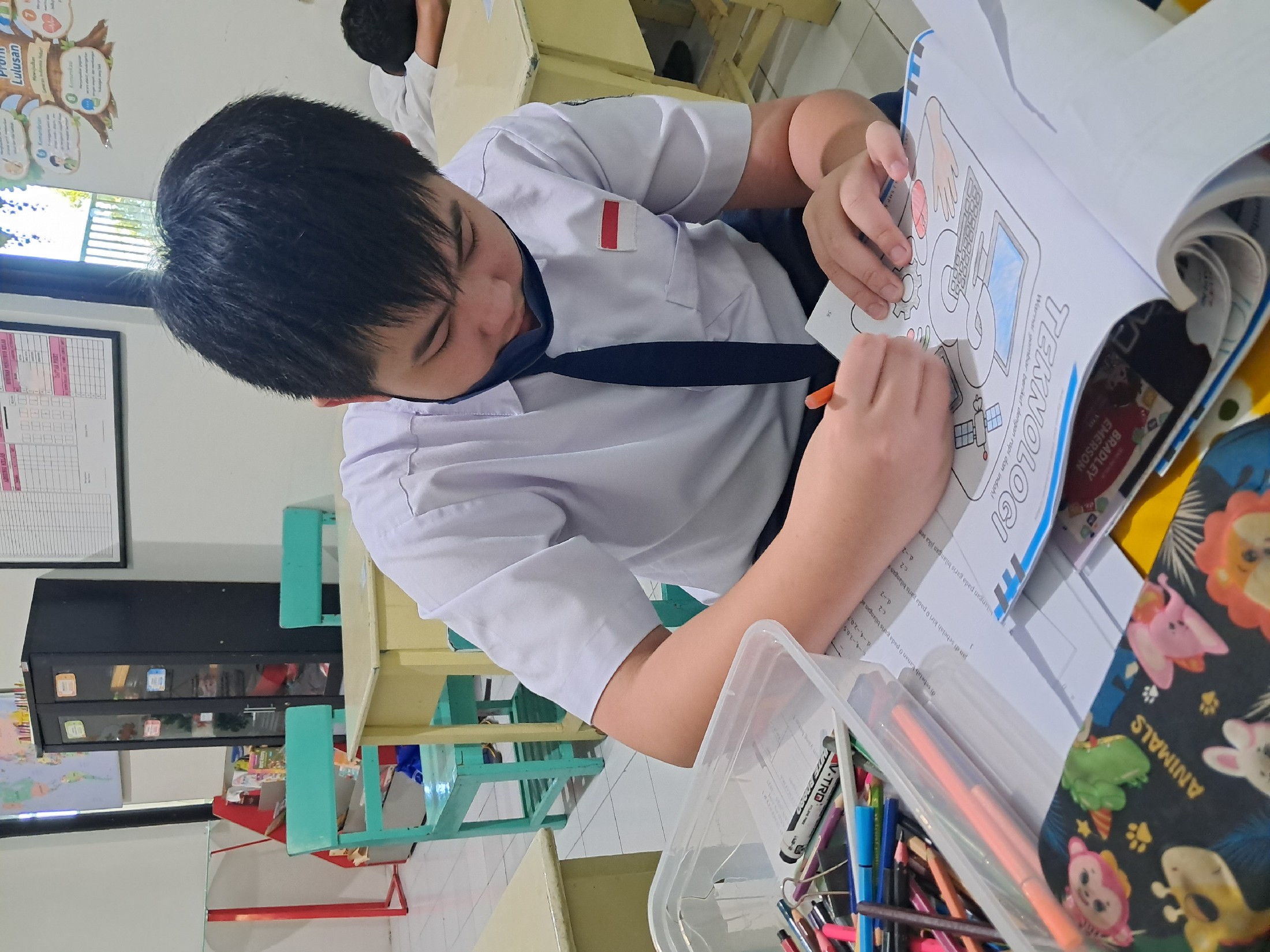 <p>mengisi bks</p>