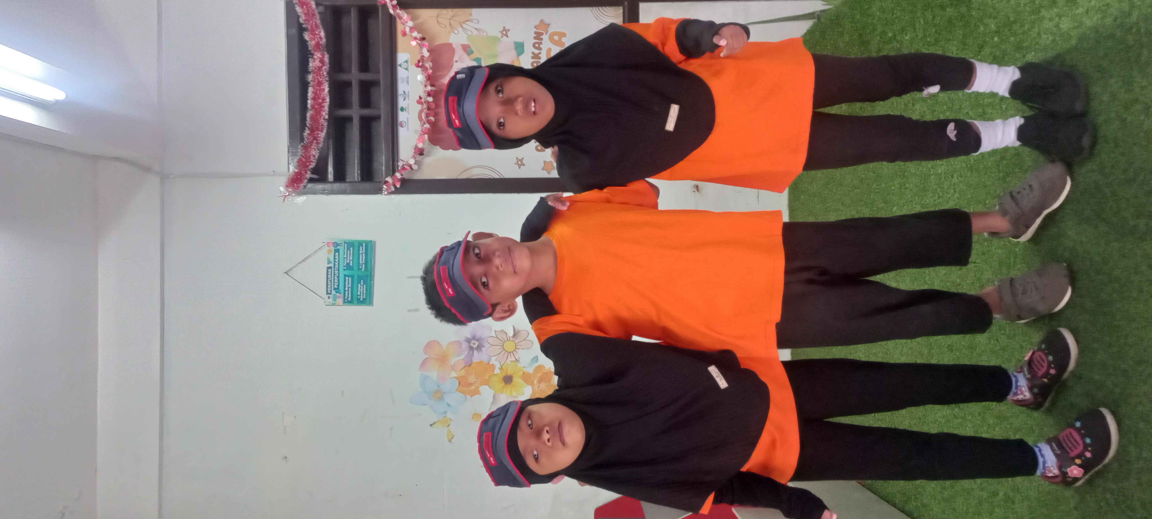 <p>Lomba senam anak sholeh</p>
