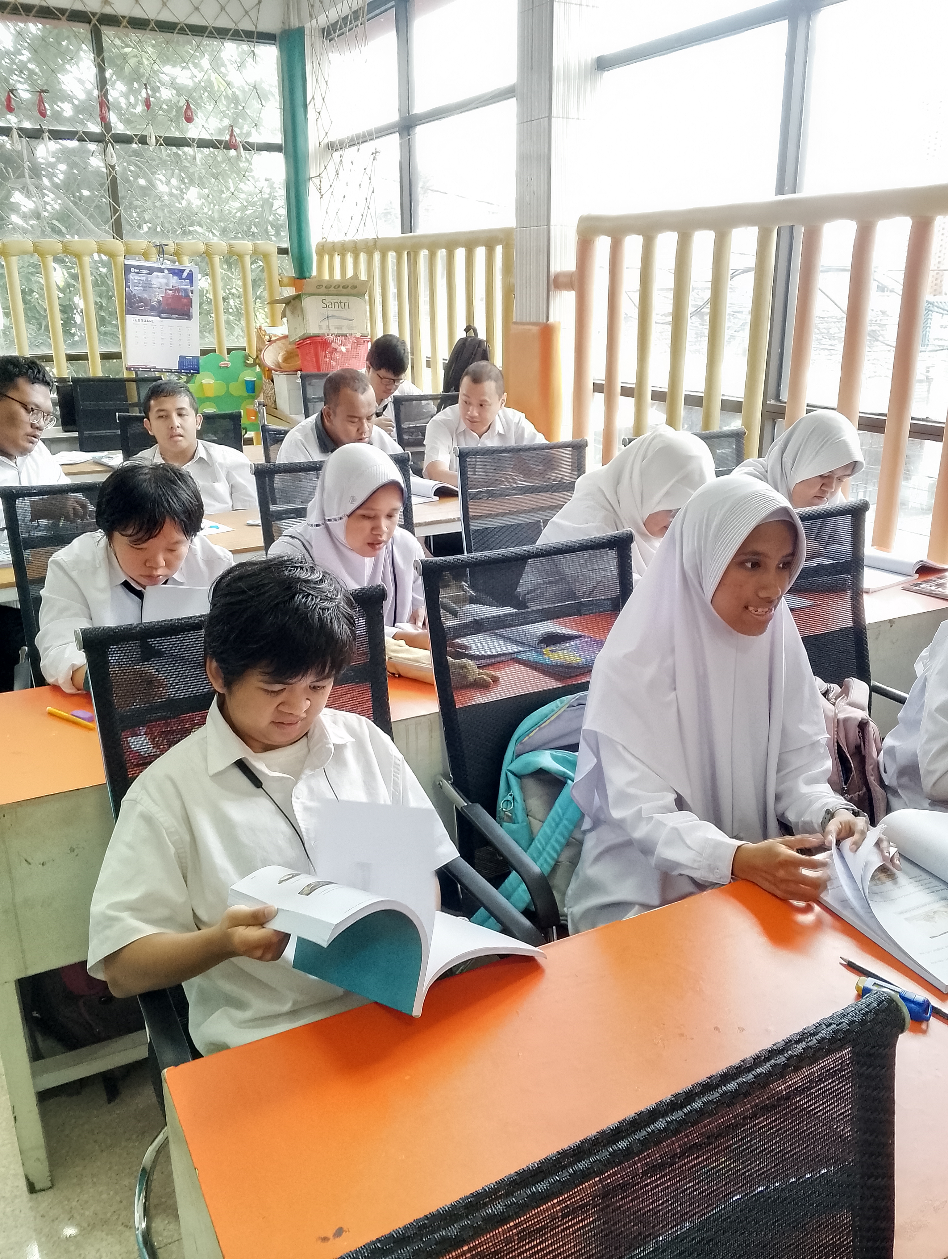 <p>Sumber daya alam lokal</p>