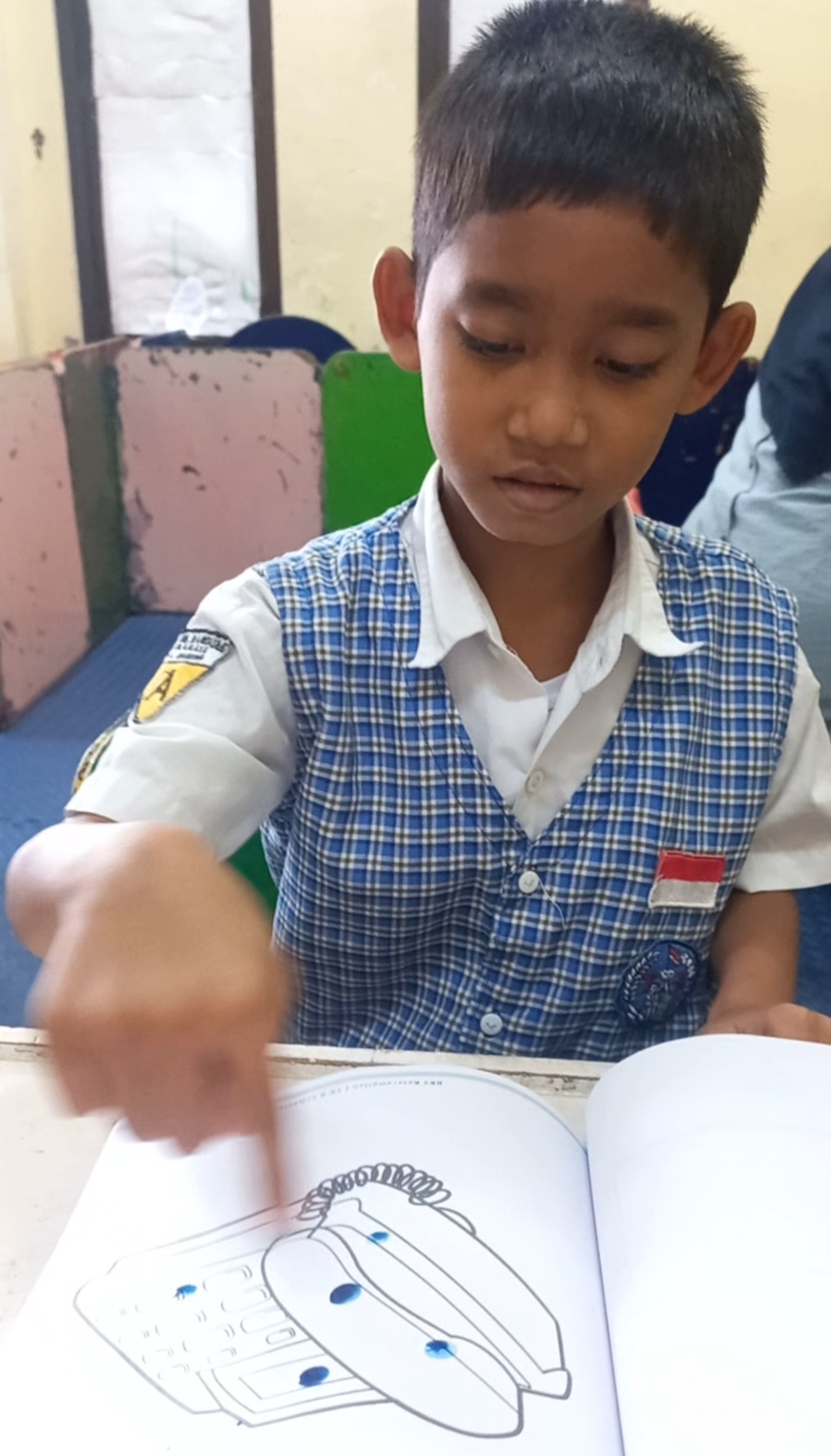 <p>Finger painting</p>