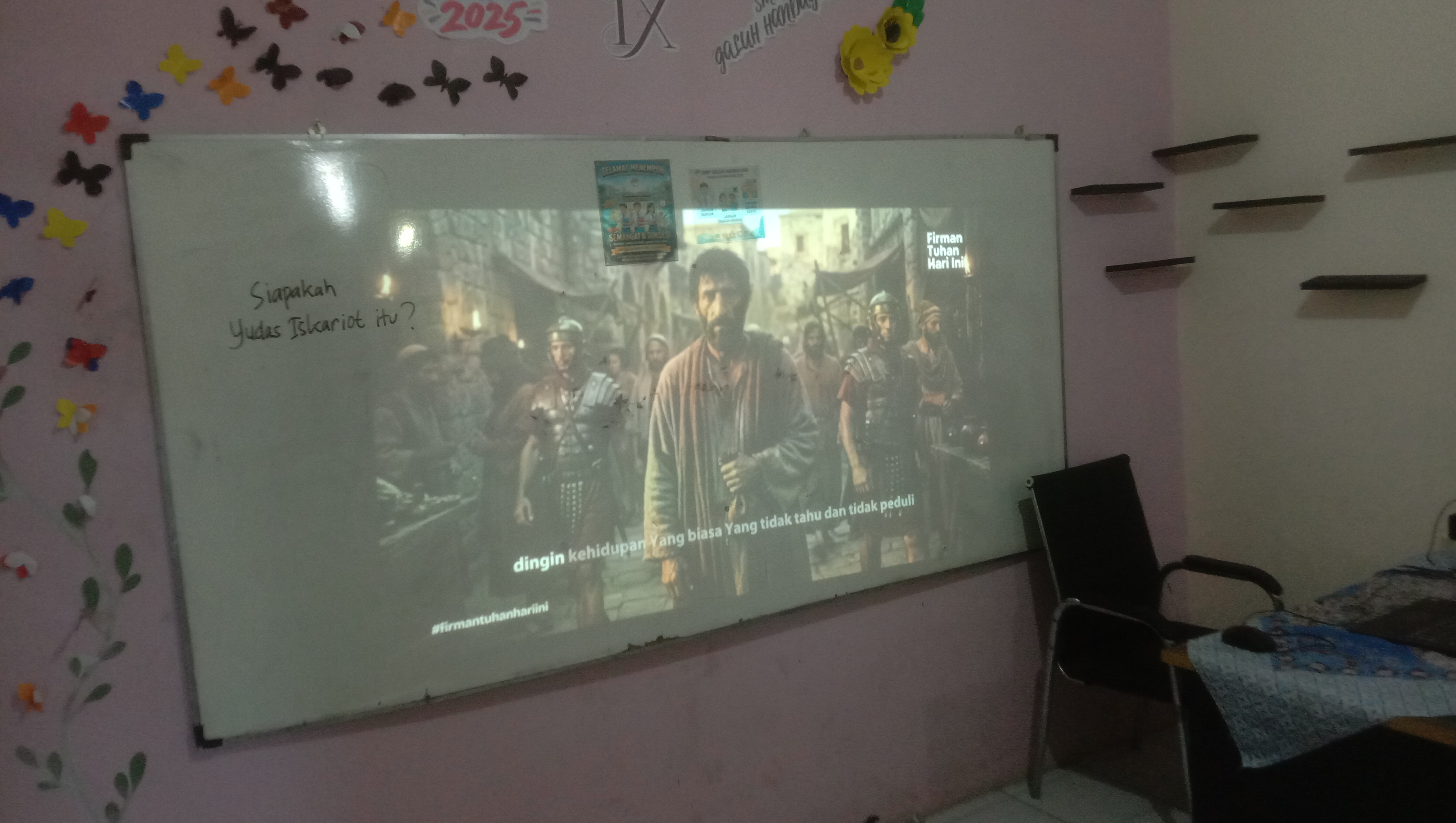 <p>sejarah kehidupan yudas iskaroit</p>
