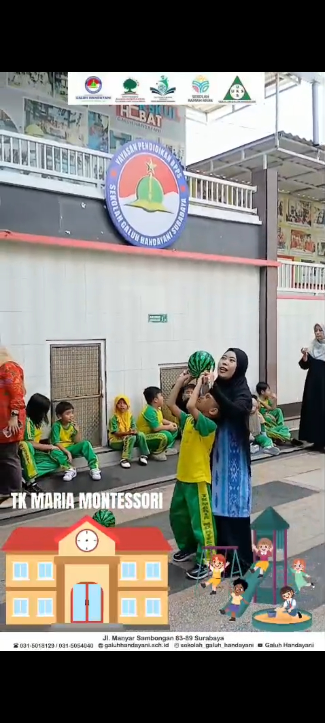 <p>Melempar bola ke dalam ring basket</p>