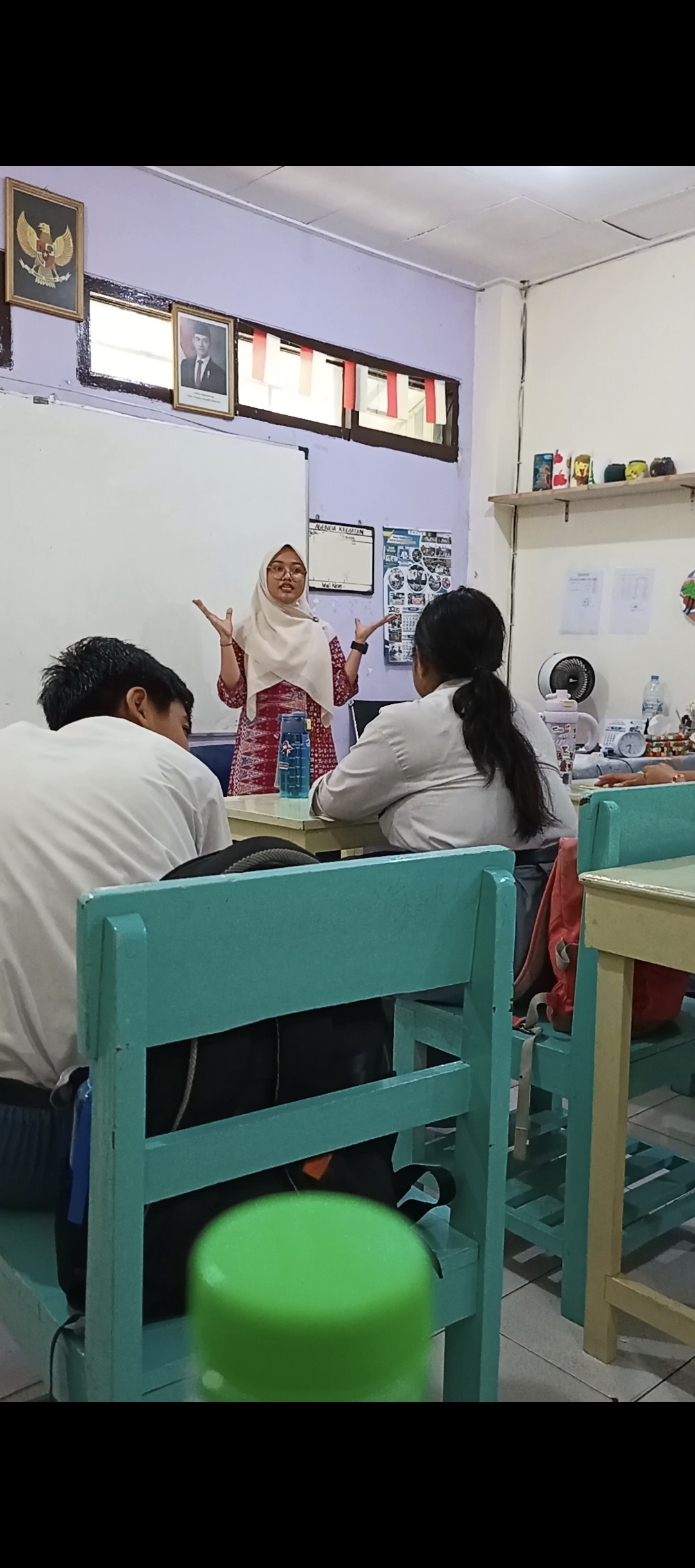 <p>Pengawasan dan observasi pelaksanaan micro teaching calon guru baru</p><p>Penilaian keterampilan dasar mengajar</p>
