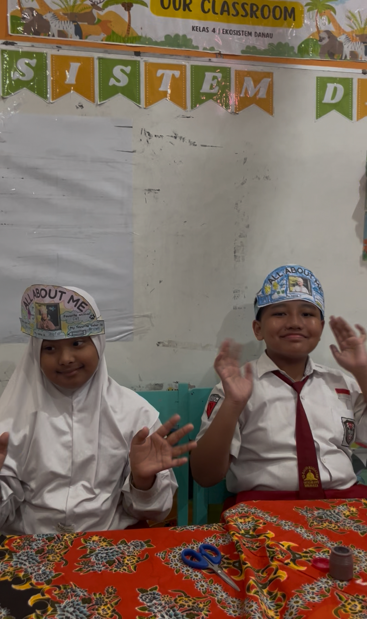 <p>Introduce My Self: Membuat Topi “All About Me”</p>