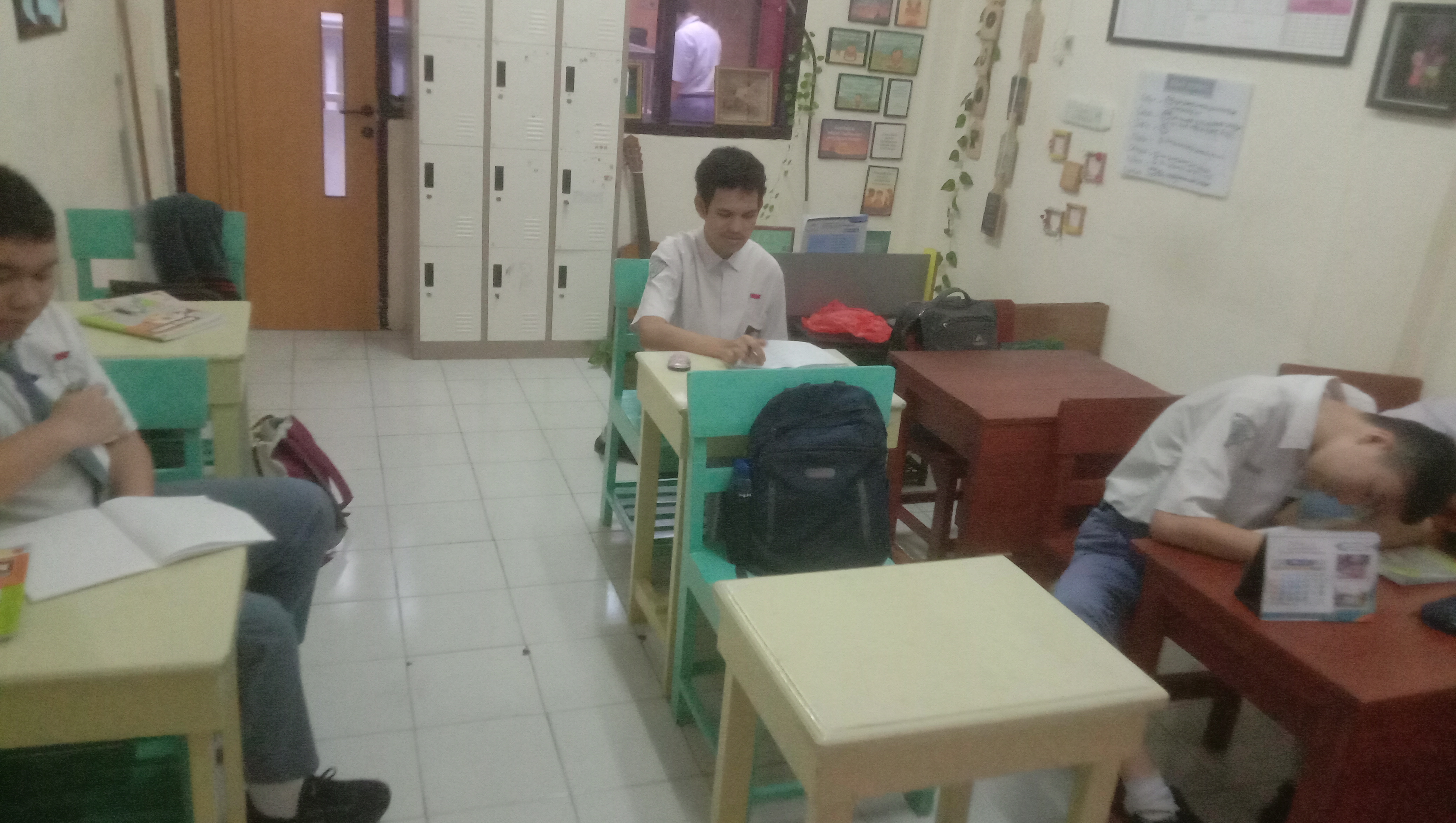 <p>belajar kisi kisi ulangan</p>