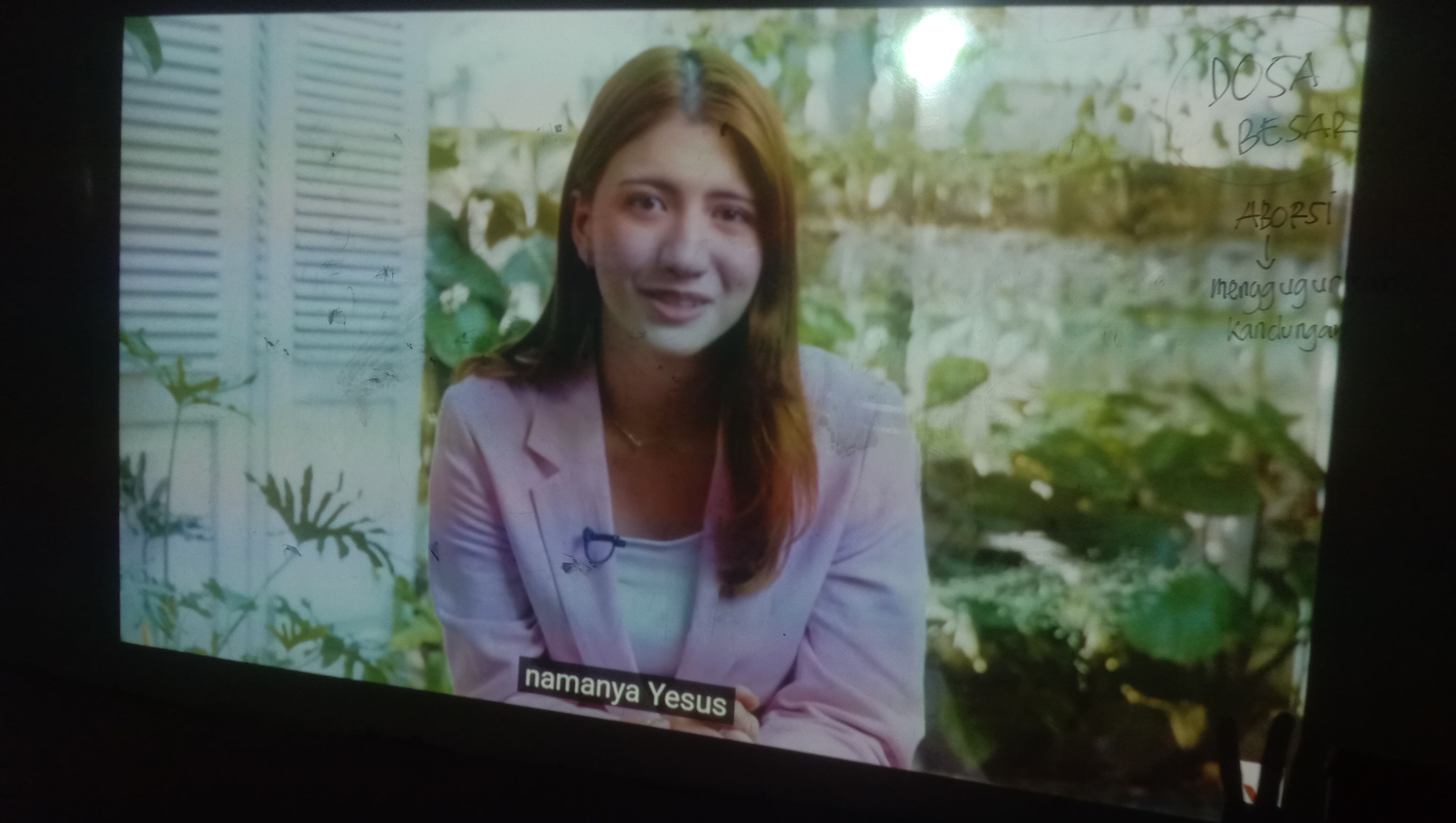 <p>Menonton film ttg pengampunam dan film ttg situs bersejarah kehidupan Yesus</p>