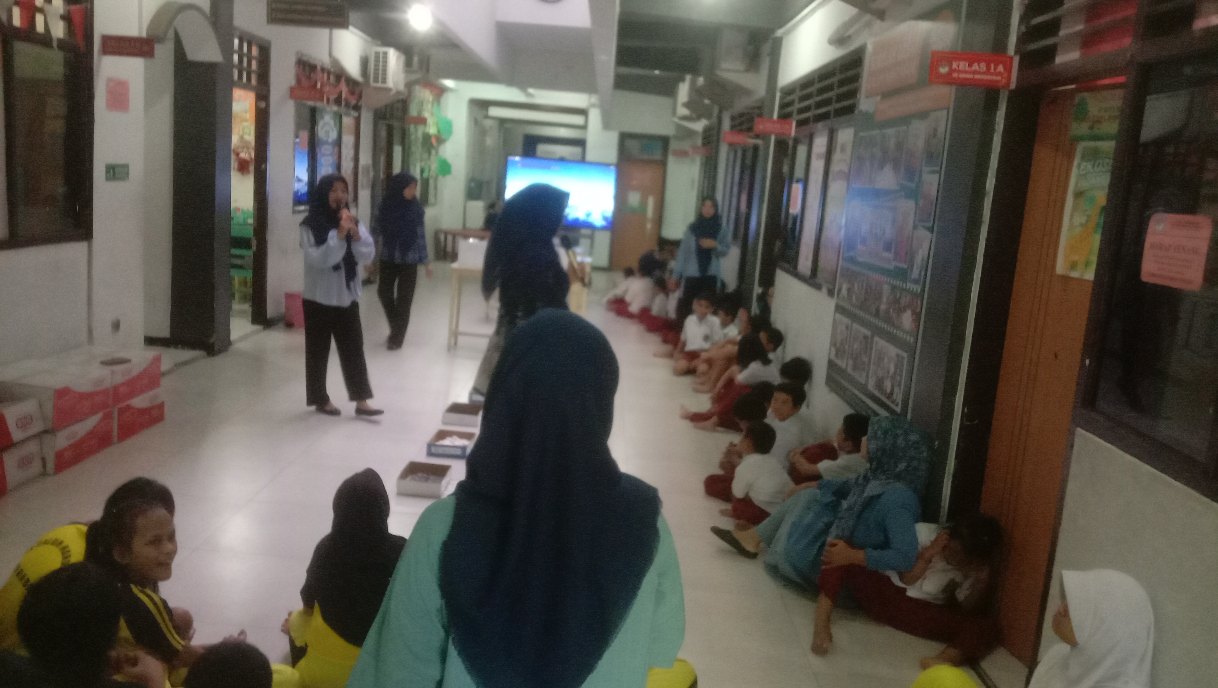 <p>Mendampingi anak anak vokasi motorik semua kls SD</p>