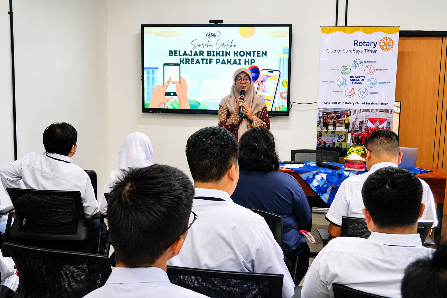 <p>Work shop bersama rotary</p>