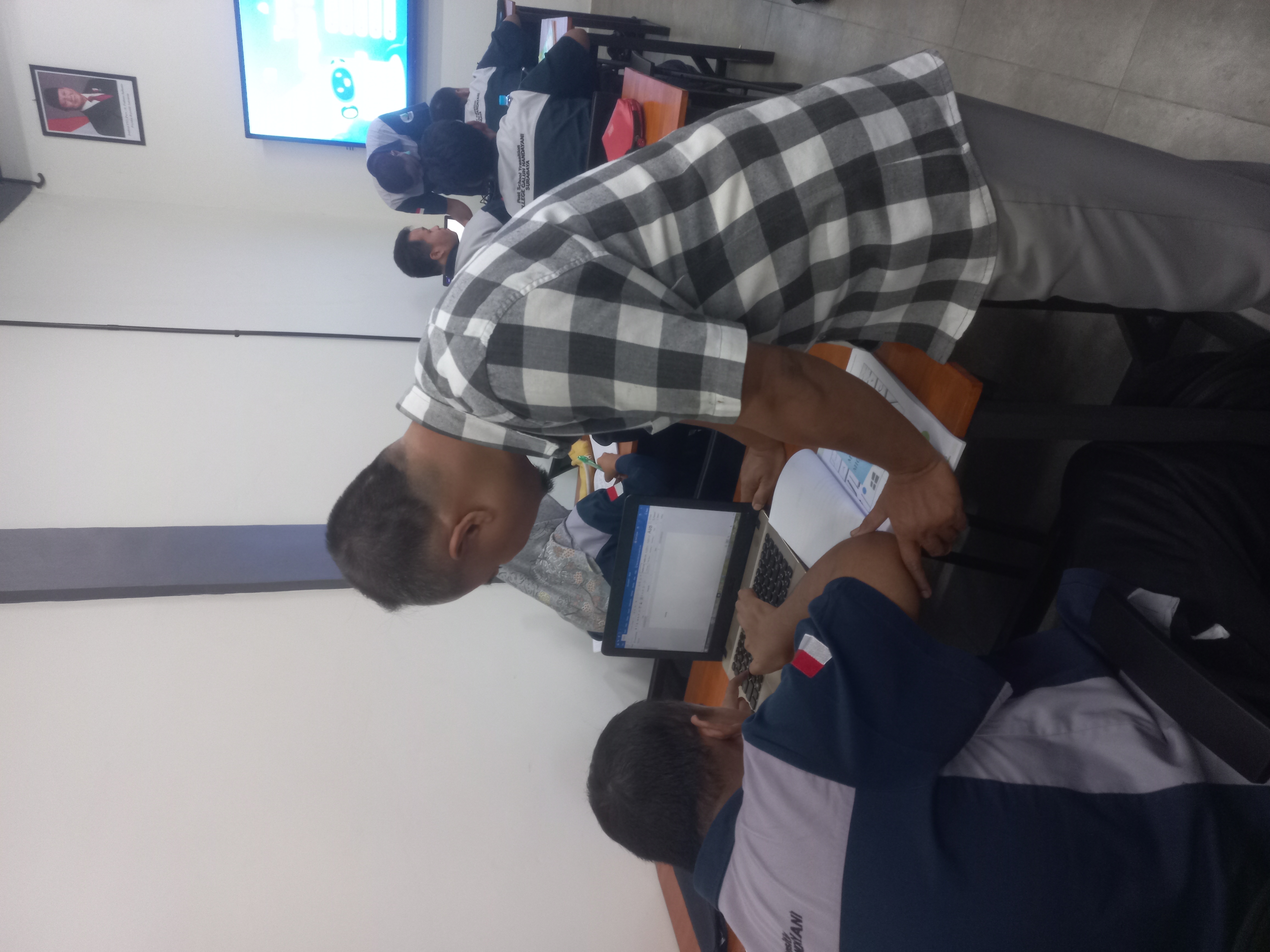 <p>Melanjutkan materi strategi marketing digital</p>