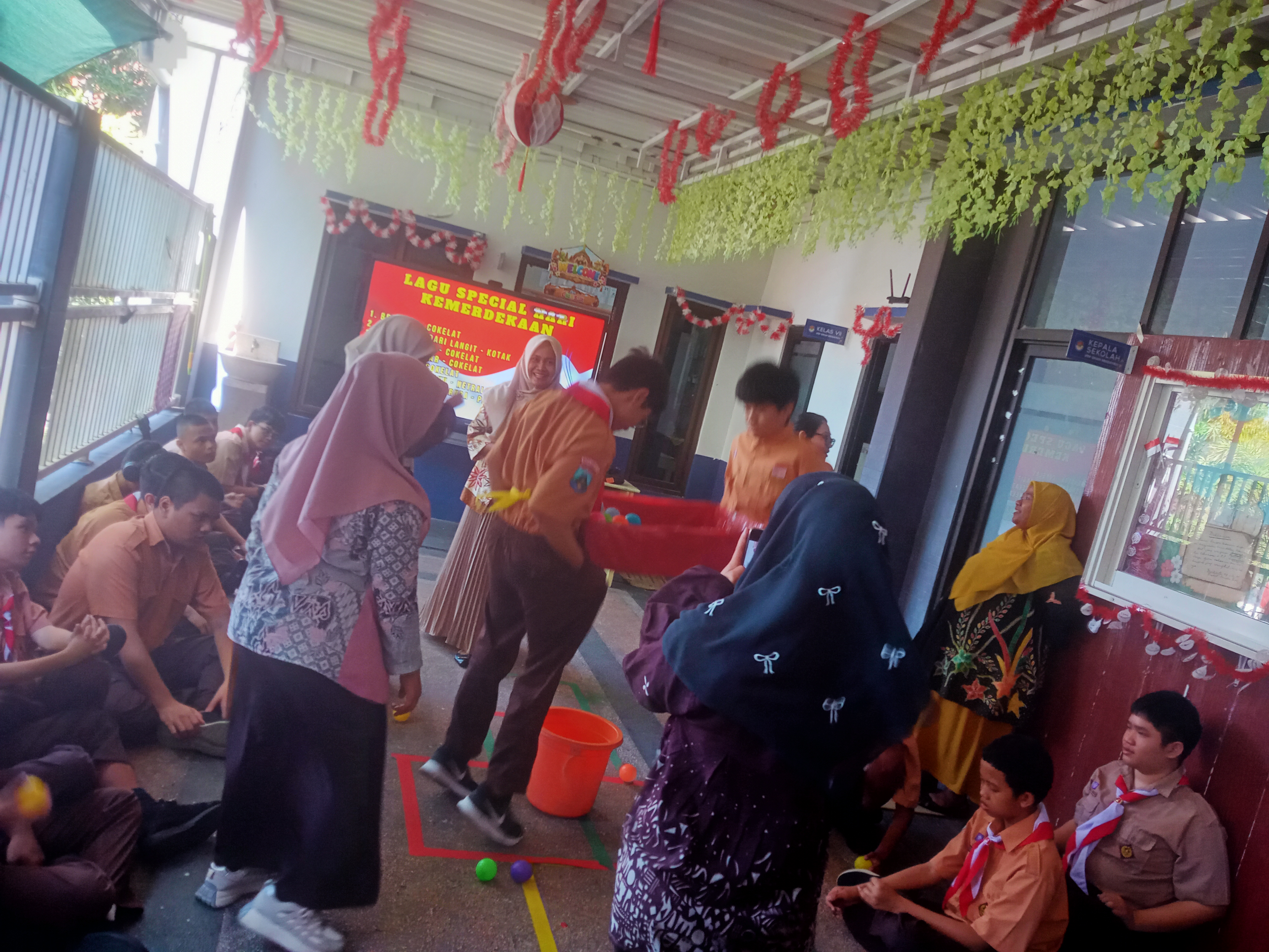 <p>Tdk ada pembelajaran krn ada perlombaan di lembaga SMP</p>