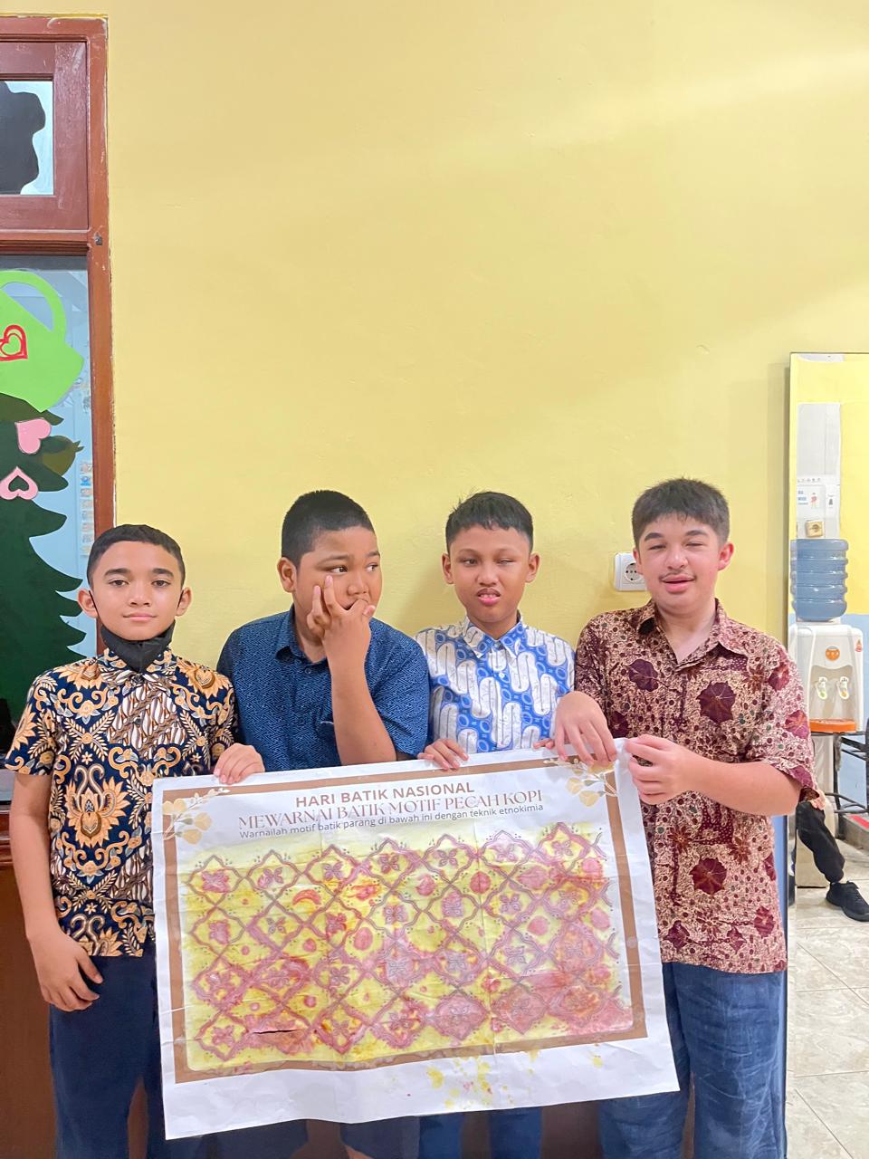 <h2><strong>PERAYAAN HARI BATIK NASIONAL</strong></h2>